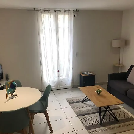 Les Poissons Apartment